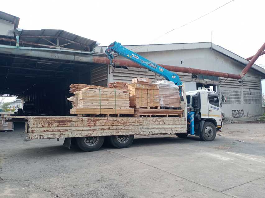 2 - https://คํานึงรถเครนรถเฮี๊ยบรับจ้าง.com | คํานึงรถเฮี๊ยบรับจ้าง - ให้บริการรถเฮียบรับจ้าง เพื่อการขนย้ายสิ่งของต่างๆ ที่มีขนาดใหญ่ ให้บริการอำนวยความสะดวกได้เป็นอย่างดี บริการรถเฮียบรับจ้าง 4 ล้อ ให้เลือกอยู่หลากหลายแบบ เช่น รถเฮี๊ยบรับจ้าง 10 ตัน 3 ตัน 5 ตัน ที่พร้อมรองรับความต้องการของผู้ขนย้ายได้เป็นอย่างดี