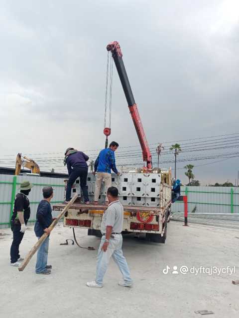 47 - https://คํานึงรถเครนรถเฮี๊ยบรับจ้าง.com | คํานึงรถเฮี๊ยบรับจ้าง - ให้บริการรถเฮียบรับจ้าง เพื่อการขนย้ายสิ่งของต่างๆ ที่มีขนาดใหญ่ ให้บริการอำนวยความสะดวกได้เป็นอย่างดี บริการรถเฮียบรับจ้าง 4 ล้อ ให้เลือกอยู่หลากหลายแบบ เช่น รถเฮี๊ยบรับจ้าง 10 ตัน 3 ตัน 5 ตัน ที่พร้อมรองรับความต้องการของผู้ขนย้ายได้เป็นอย่างดี