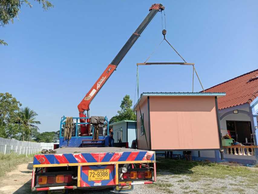 7 - https://คํานึงรถเครนรถเฮี๊ยบรับจ้าง.com | คํานึงรถเฮี๊ยบรับจ้าง - ให้บริการรถเฮียบรับจ้าง เพื่อการขนย้ายสิ่งของต่างๆ ที่มีขนาดใหญ่ ให้บริการอำนวยความสะดวกได้เป็นอย่างดี บริการรถเฮียบรับจ้าง 4 ล้อ ให้เลือกอยู่หลากหลายแบบ เช่น รถเฮี๊ยบรับจ้าง 10 ตัน 3 ตัน 5 ตัน ที่พร้อมรองรับความต้องการของผู้ขนย้ายได้เป็นอย่างดี